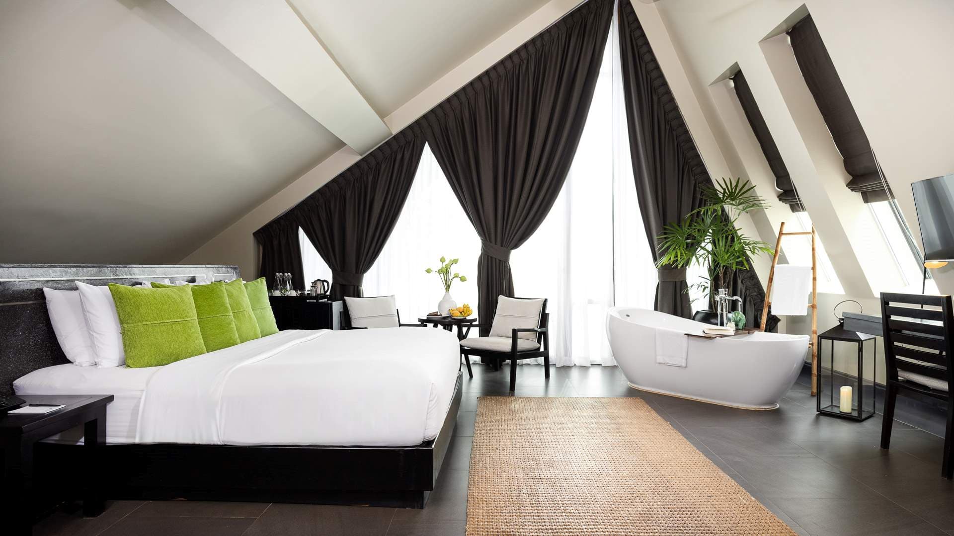 Anjali by Syphon deluxe suite with bathtub